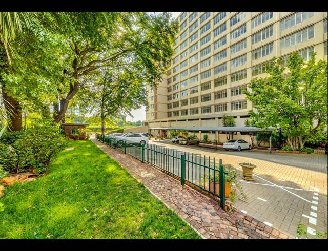 1.5 BEDROOM APARTMENT TO LET IN BEDFORD GARDENS